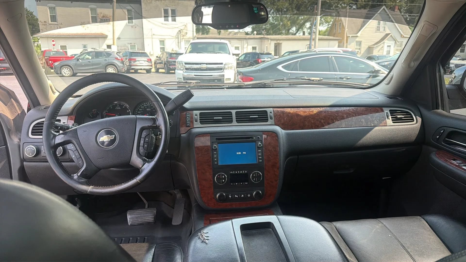 Used 2008 Chevrolet Suburban LTZ w/ LTZ Preferred Equipment Group AWD/4WD image 12