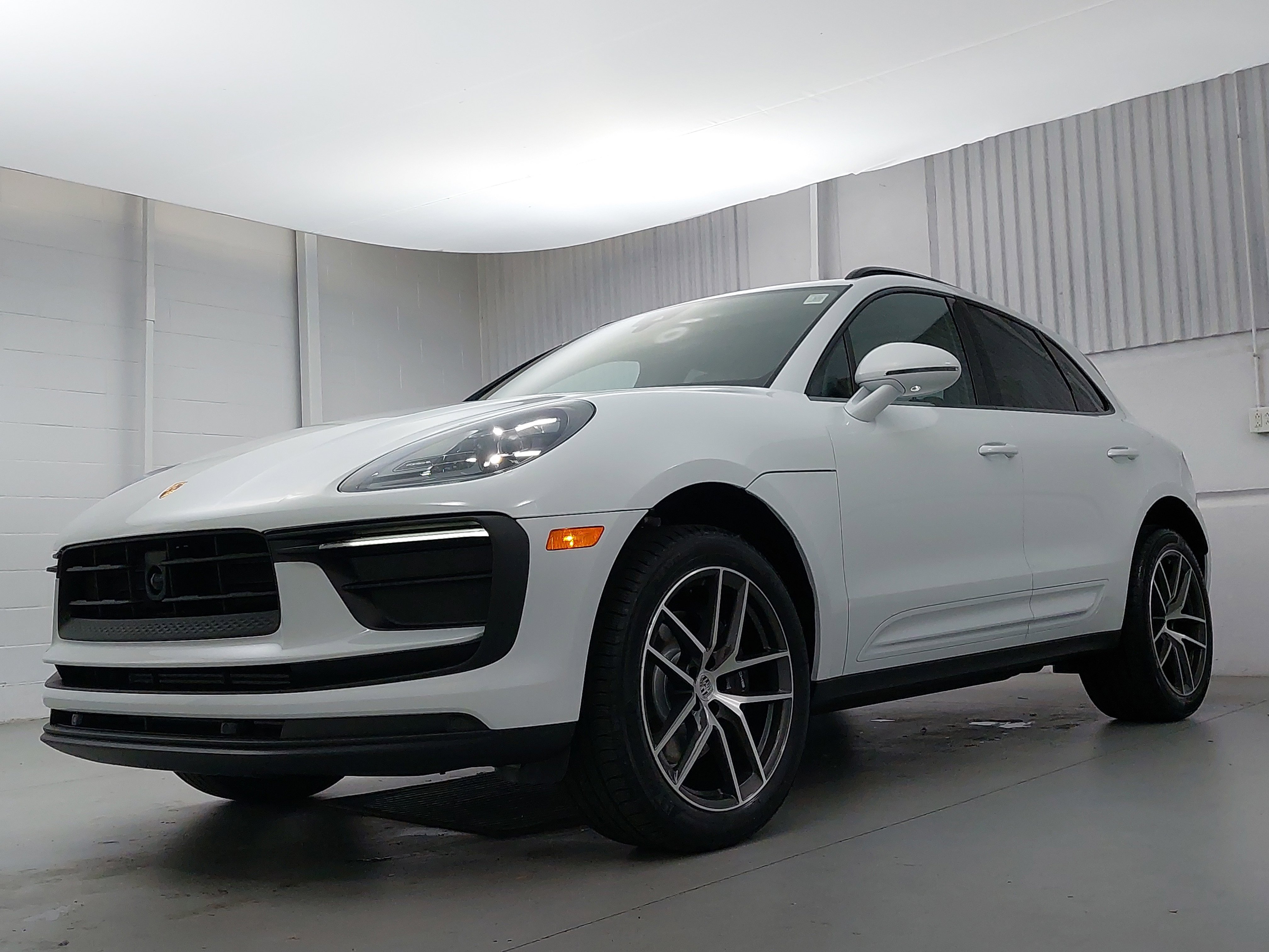 New 2026 Porsche Macan video 1