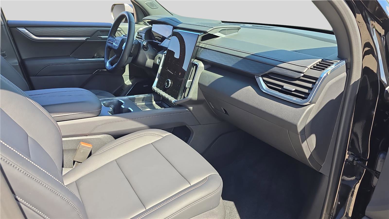 Used 2026 GMC Acadia Elevation w/ Elevation Premium Package FWD image 13