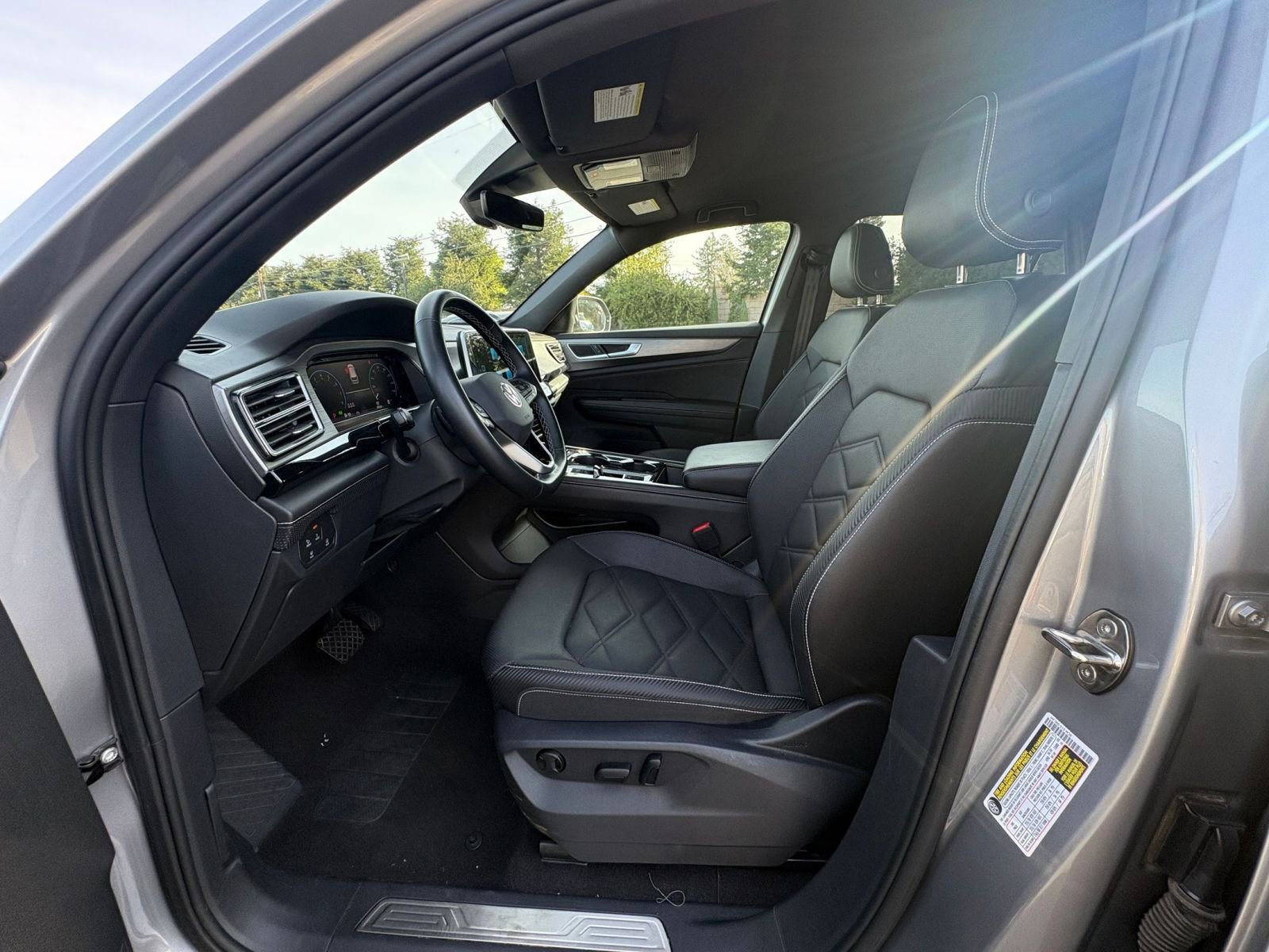 Used 2025 Volkswagen Atlas Cross Sport SE image 29