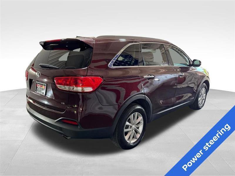 Used 2017 Kia Sorento AWD image 5
