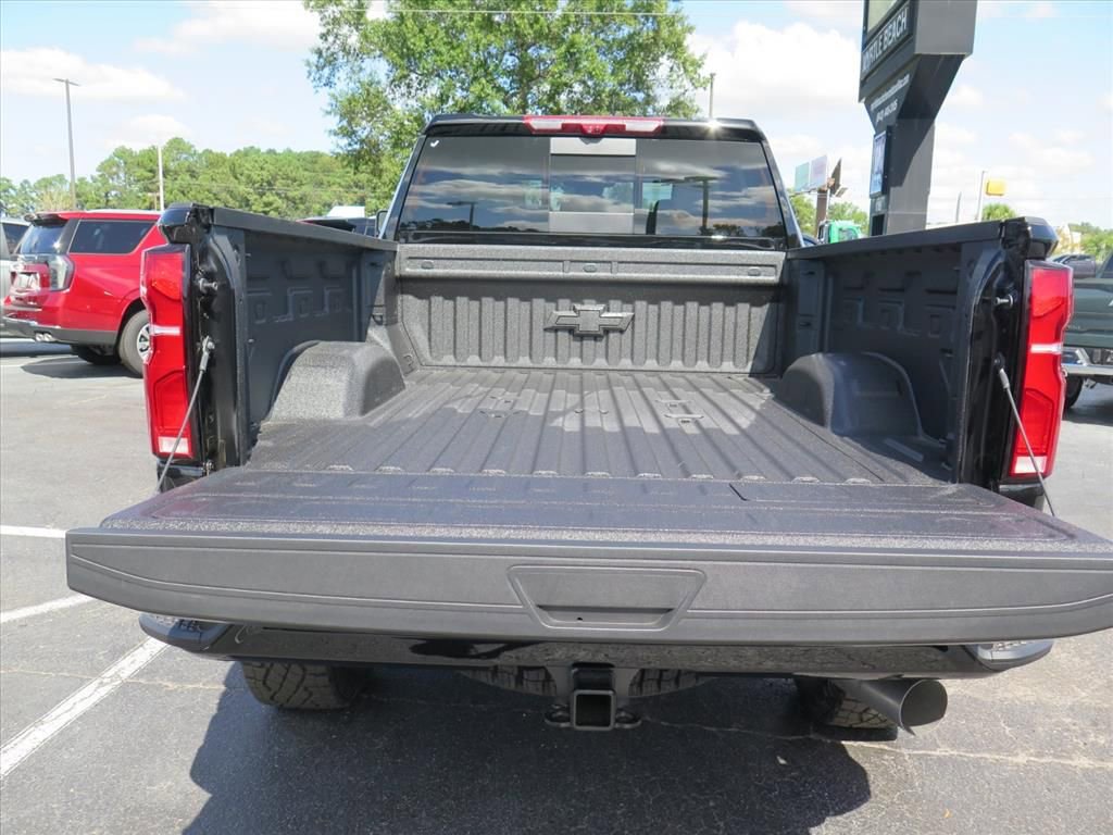 New 2026 Chevrolet Silverado 2500 ZR2 image 15