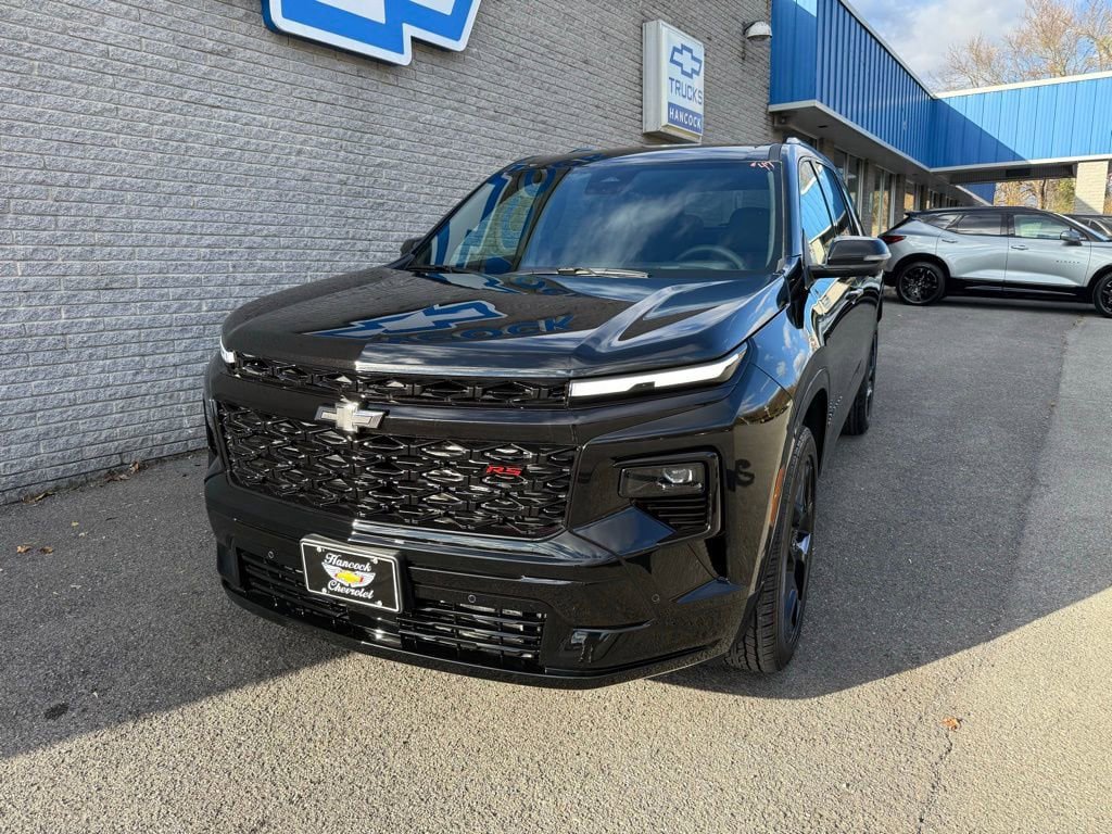 New 2026 Chevrolet Traverse RS w/ LPO, Floor Liner Package image 4