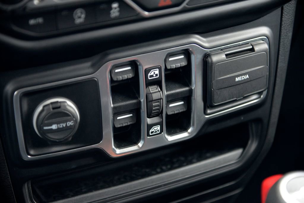 Used 2022 Jeep Gladiator Sport AWD/4WD image 25