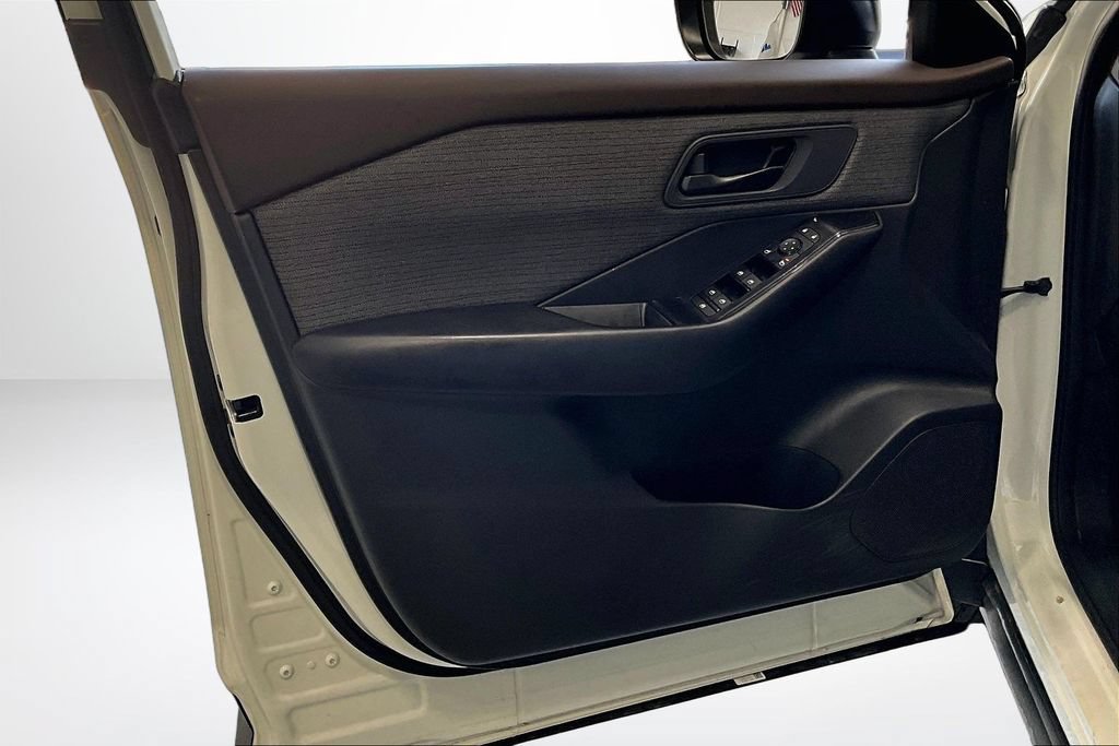 Used 2023 Nissan Rogue S FWD image 20