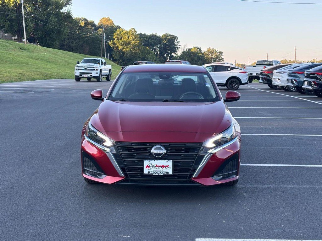 Used 2023 Nissan Altima 2.5 SV FWD image 8