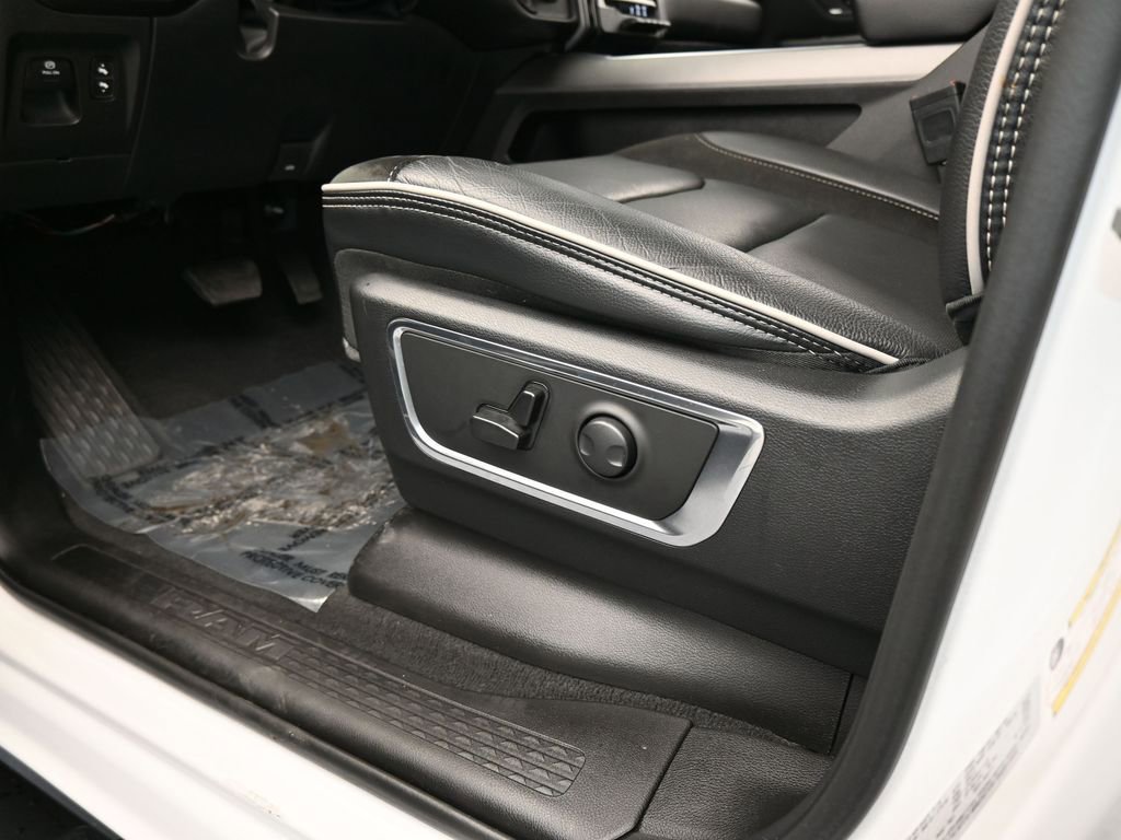 Used 2025 RAM 1500 Laramie image 12