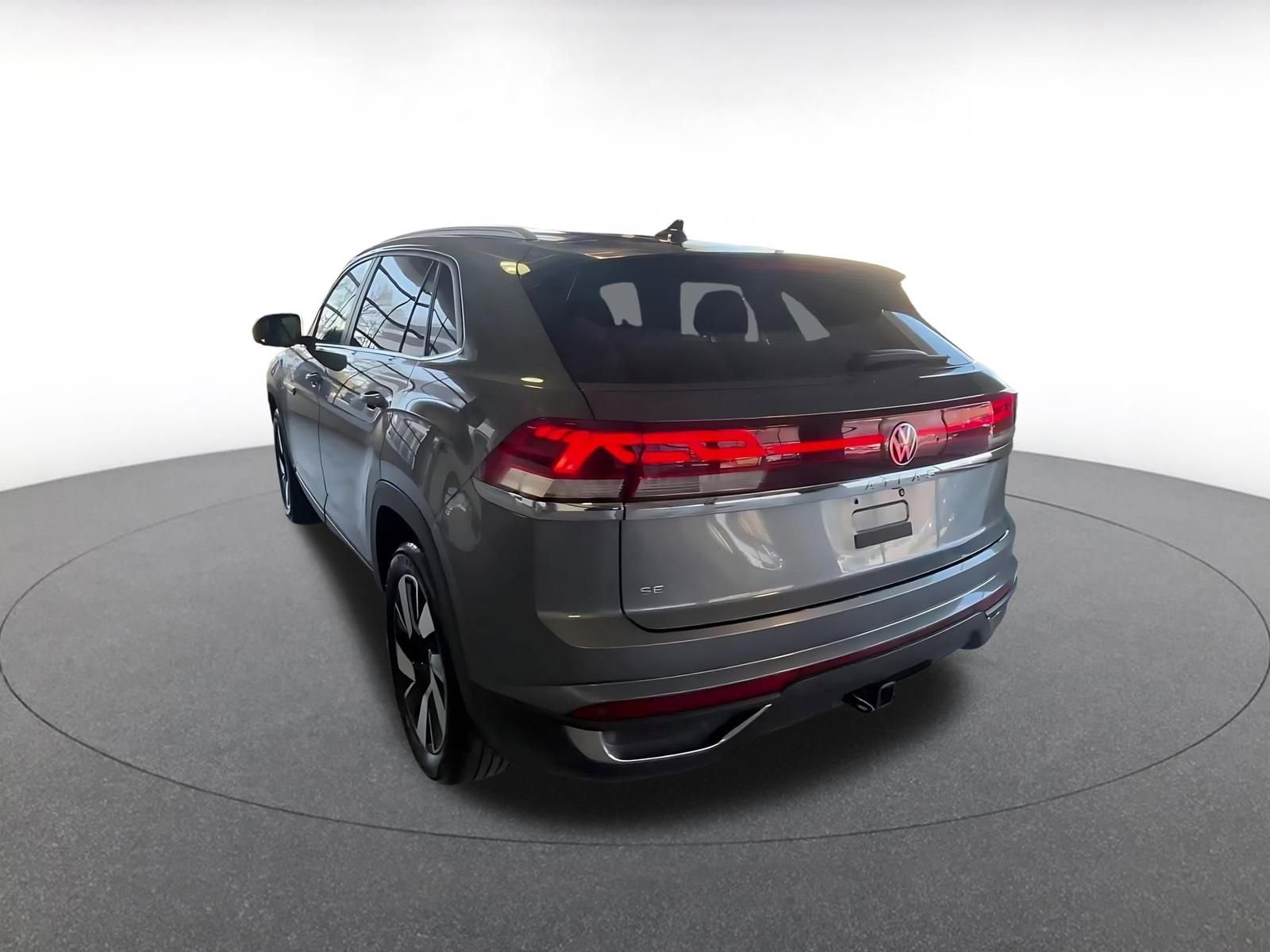 Used 2025 Volkswagen Atlas Cross Sport SE image 13