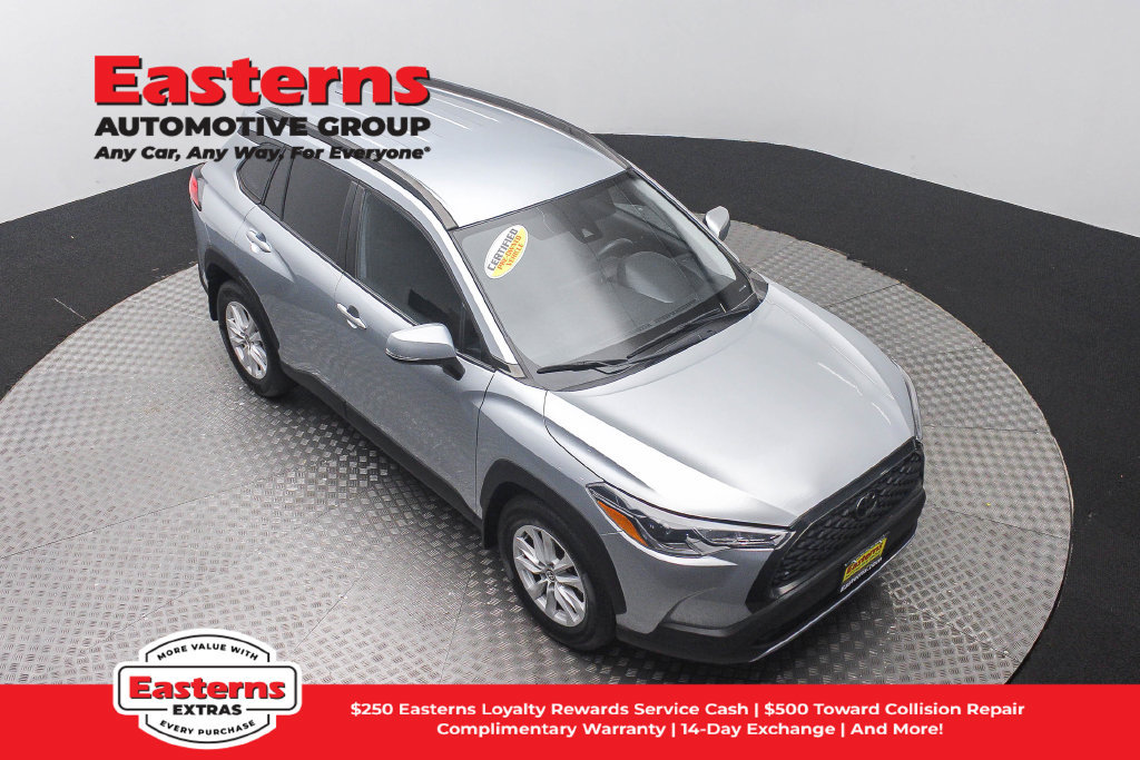 Used 2022 Toyota Corolla Cross LE AWD/4WD image 4