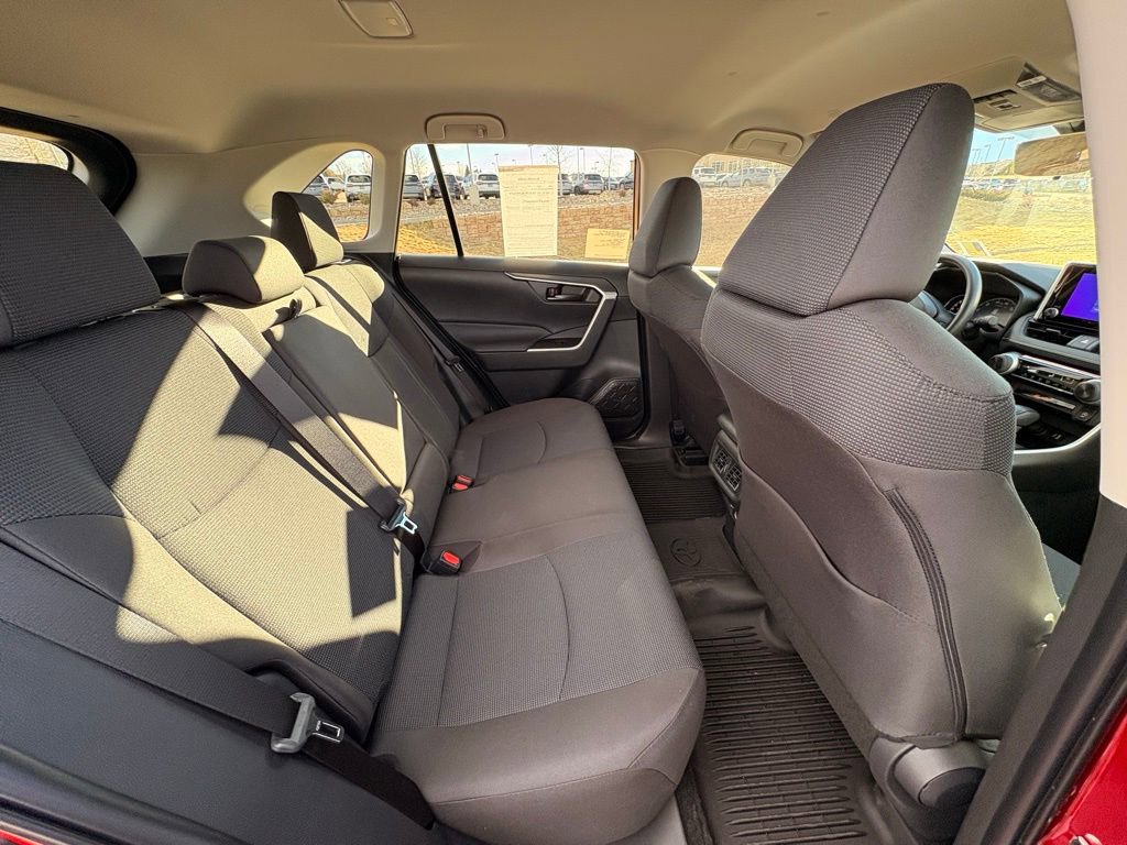 Used 2025 Toyota RAV4 LE image 28