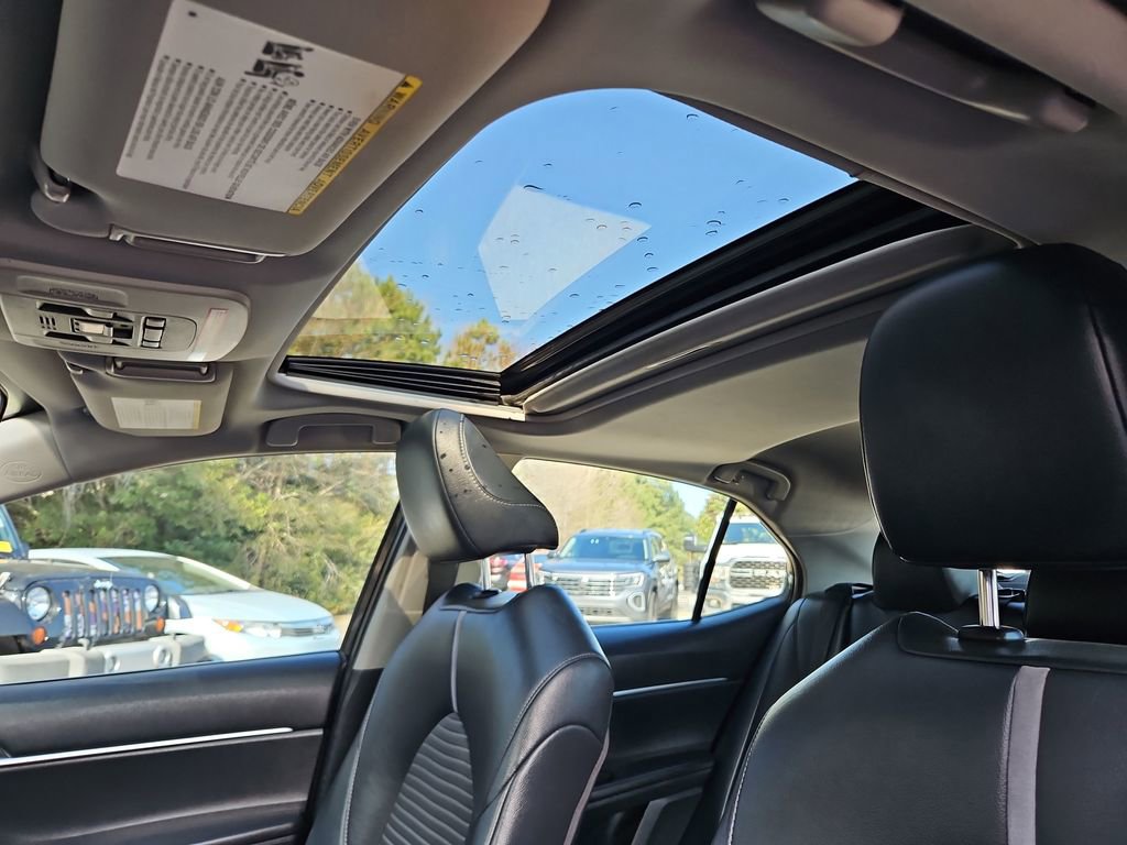 Used 2019 Toyota Camry SE image 19