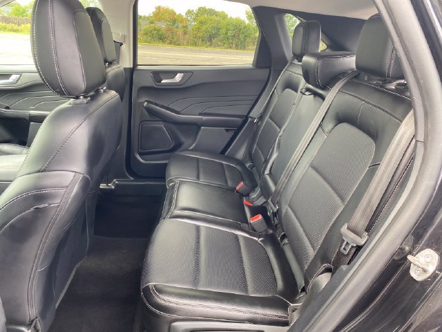 Used 2022 Ford Escape Titanium AWD/4WD image 19