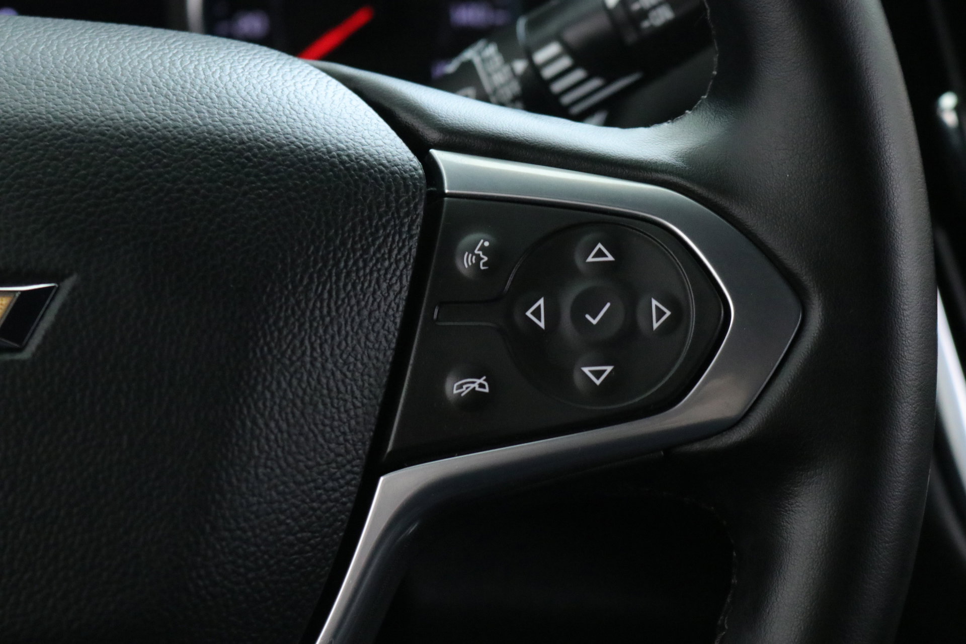 Used 2023 Chevrolet Traverse LT w/ LPO, Floor Liner Package image 14