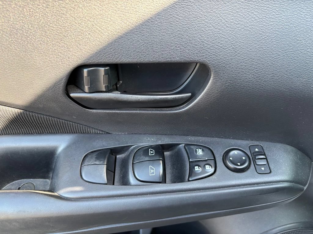 Used 2021 Nissan Kicks S FWD image 15