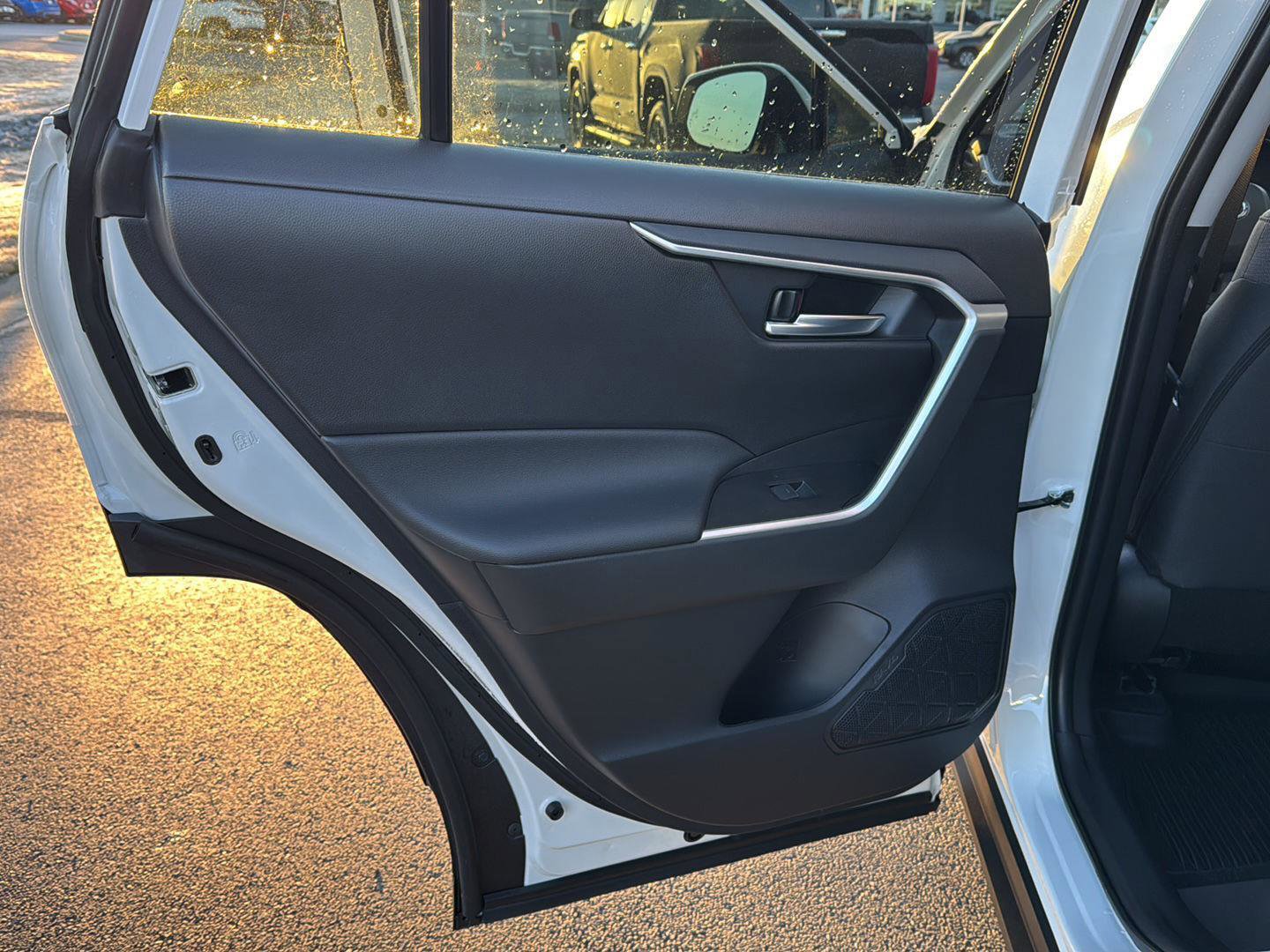 Used 2025 Toyota RAV4 XLE image 15