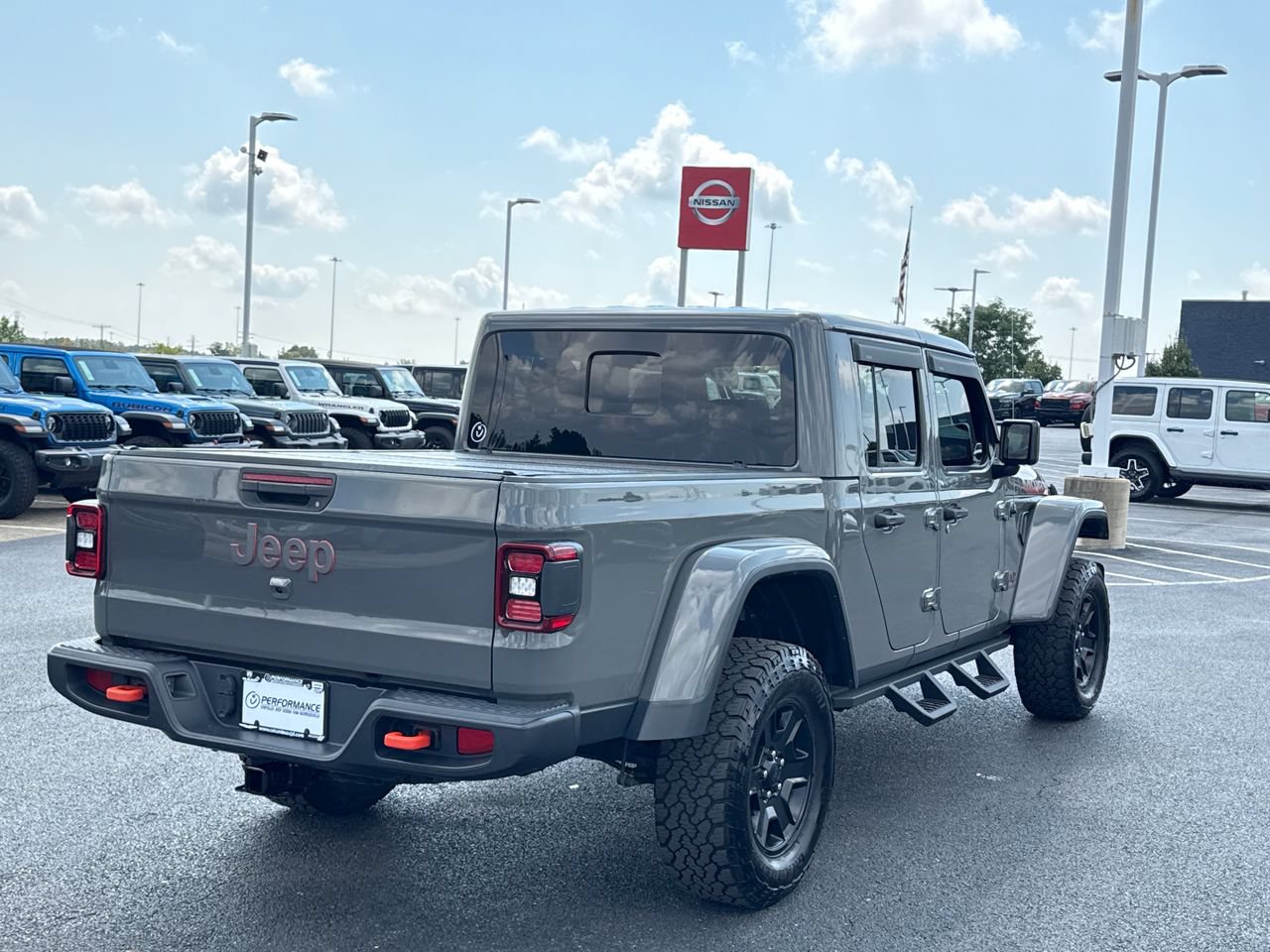 Used 2021 Jeep Gladiator Mojave AWD/4WD image 3