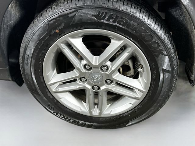 Used 2023 Hyundai Kona SE w/ Cargo Package image 28