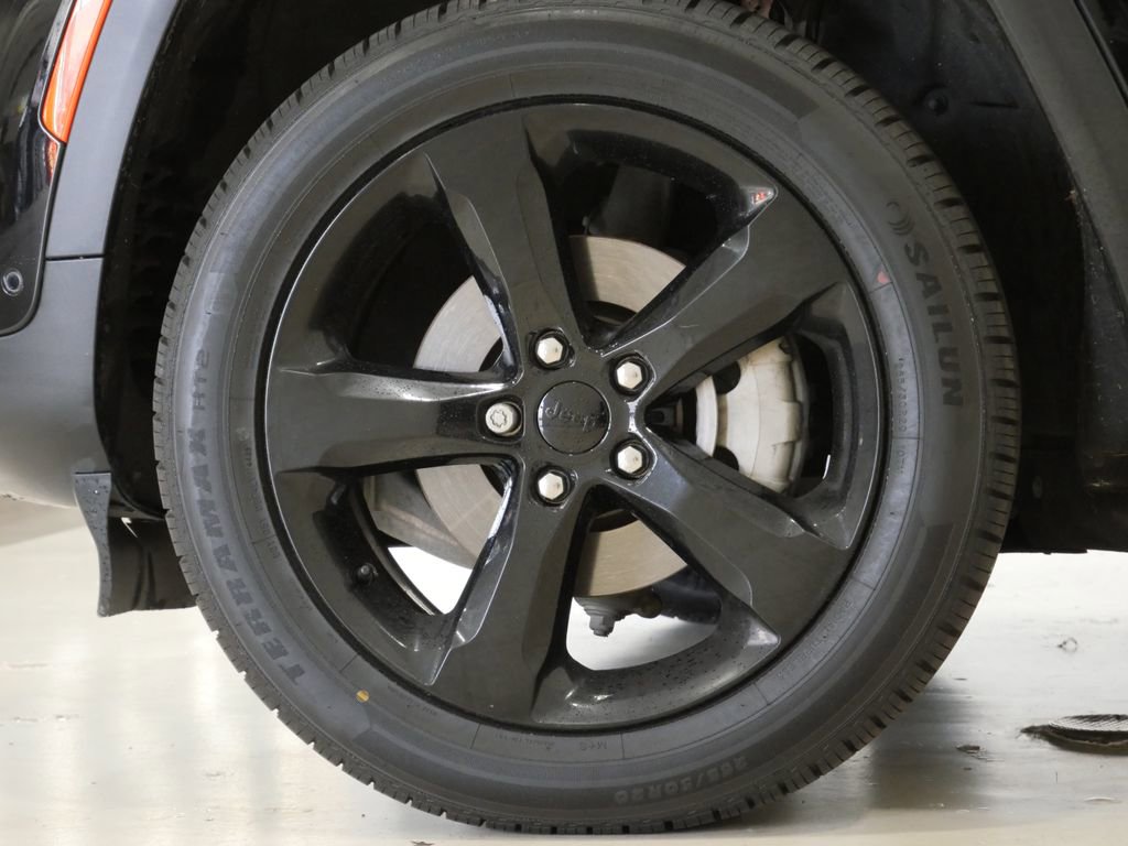 Used 2024 Jeep Grand Cherokee Limited w/ Luxury Tech Group II image 10