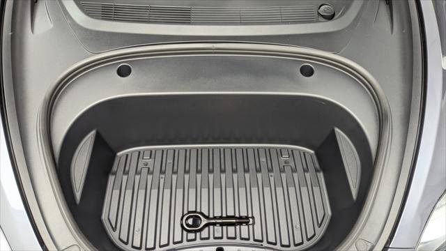 Used 2023 Tesla Model 3 Standard Range RWD image 30