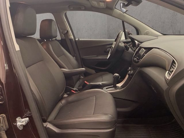 Used 2022 Chevrolet Trax LT w/ LT Convenience Package AWD/4WD image 21