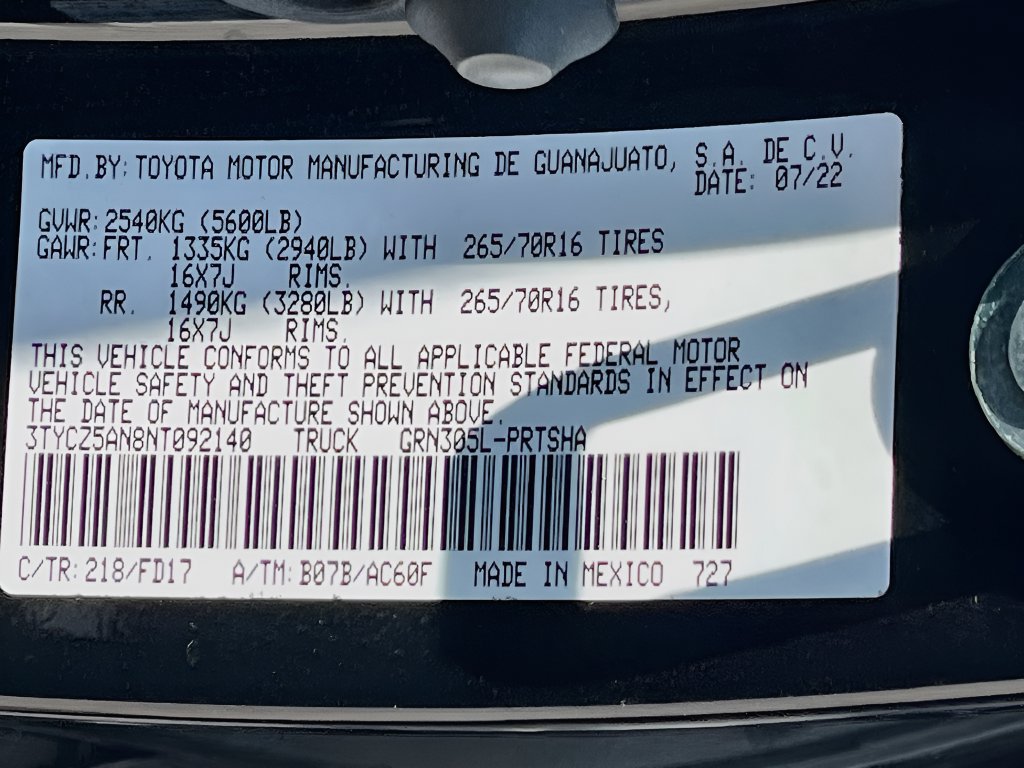 Used 2022 Toyota Tacoma TRD Off-Road AWD/4WD image 29