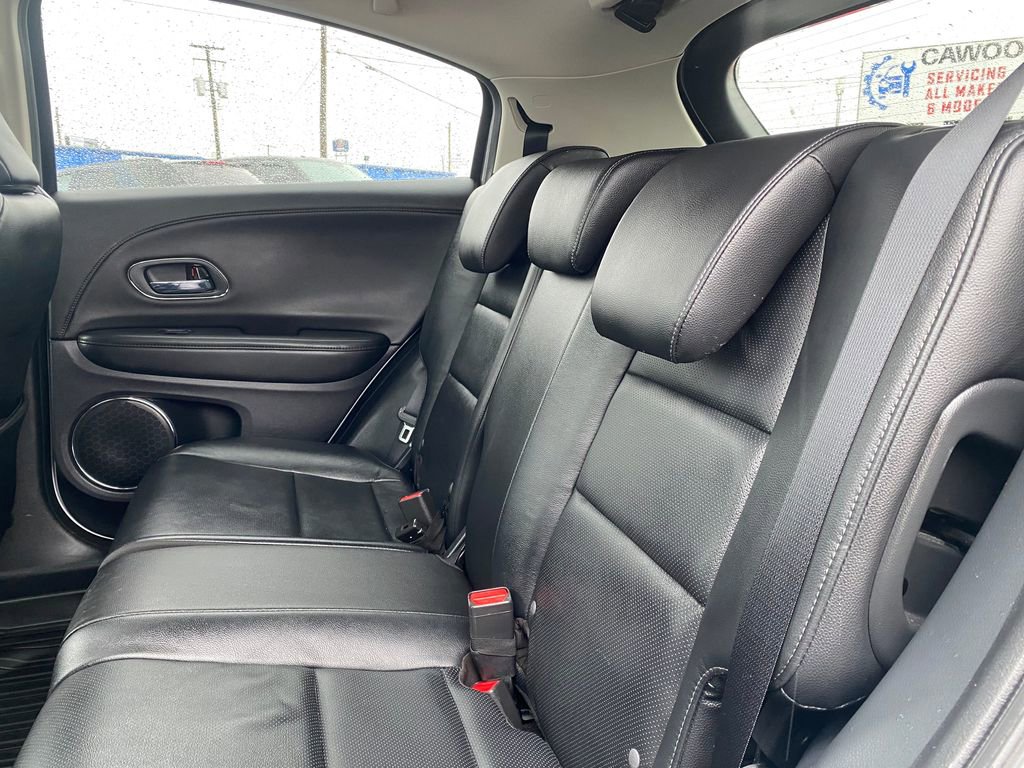Used 2020 Honda HR-V Touring image 16