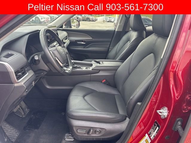 Used 2025 Toyota Grand Highlander AWD image 10