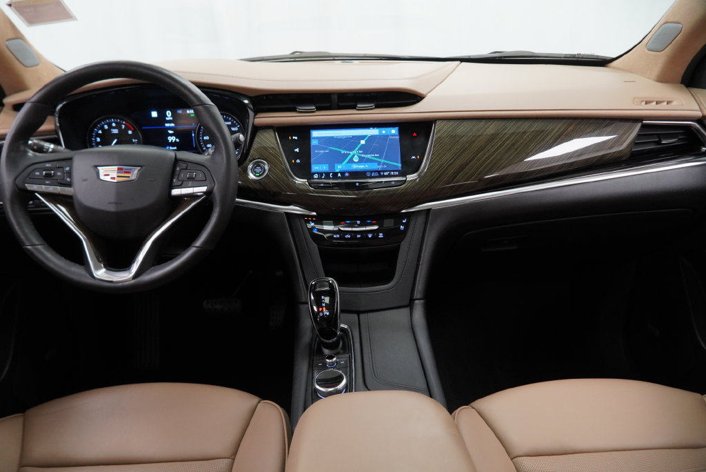 Used 2020 Cadillac XT6 Premium Luxury w/ Platinum Package FWD image 4