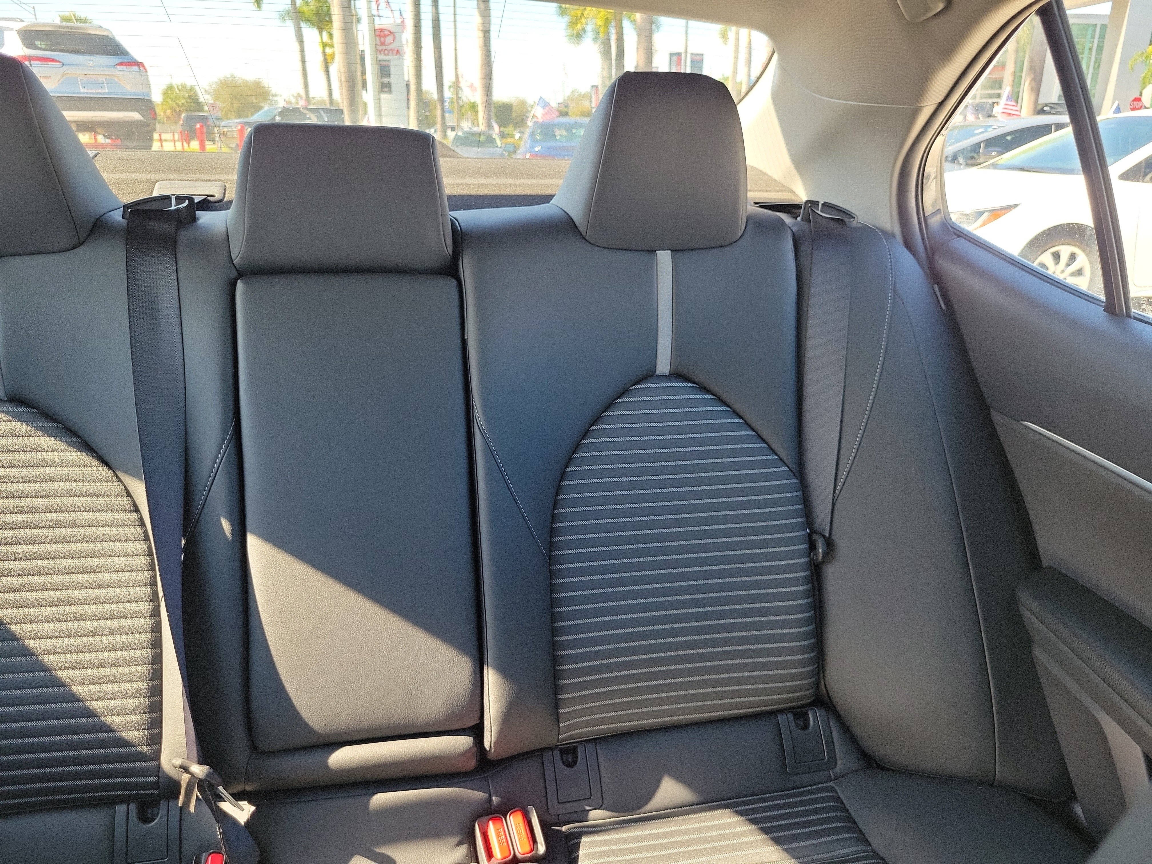 Used 2018 Toyota Camry SE image 22