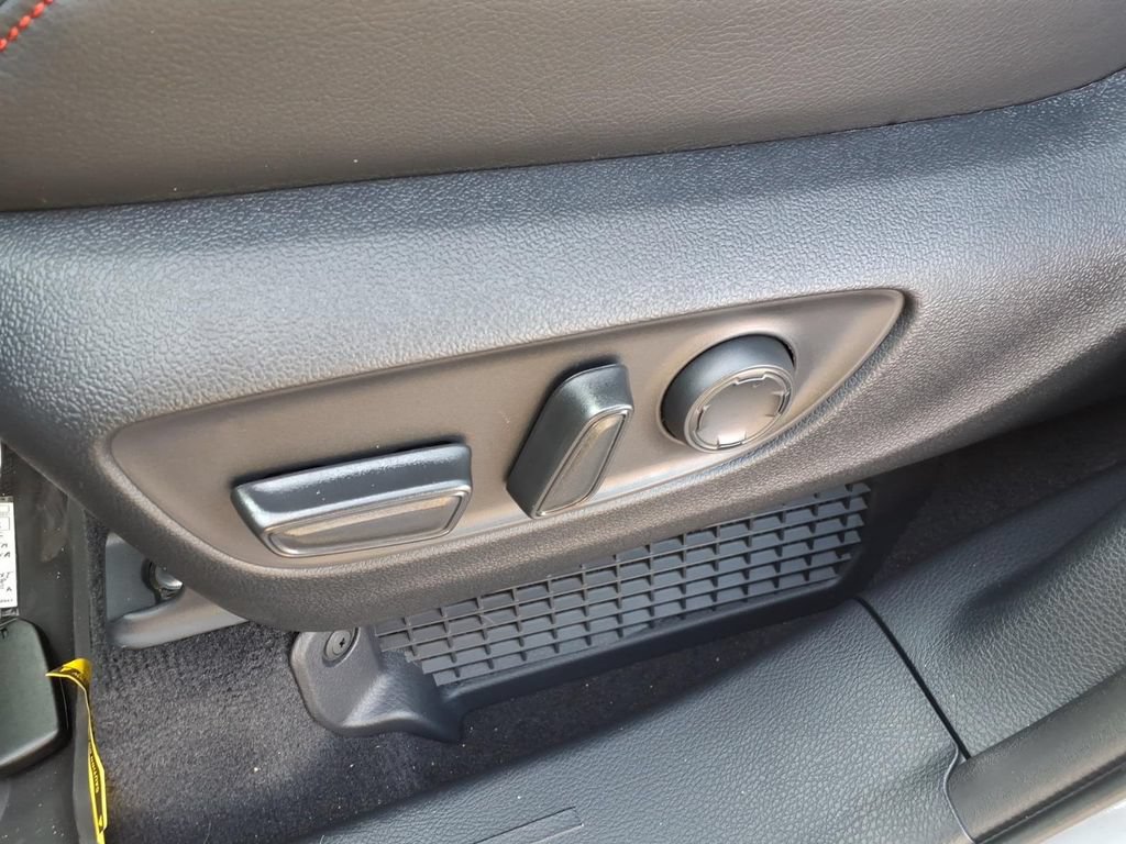 New 2026 Toyota Sienna XSE FWD image 9