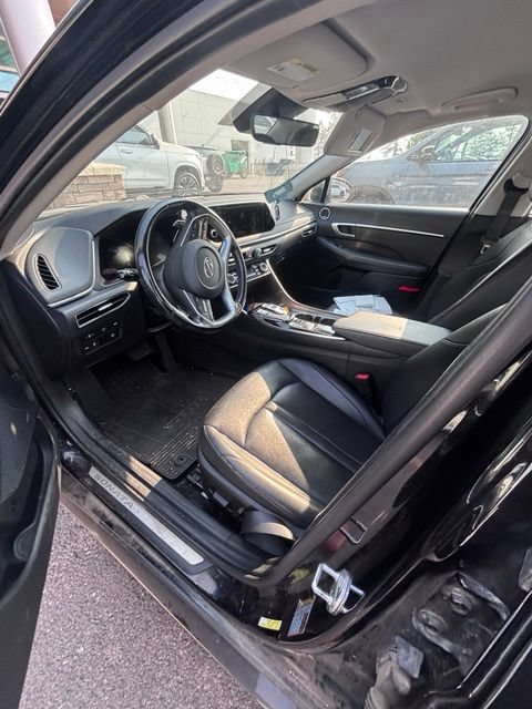 Used 2022 Hyundai Sonata Limited w/ Winter Weather Package FWD image 4