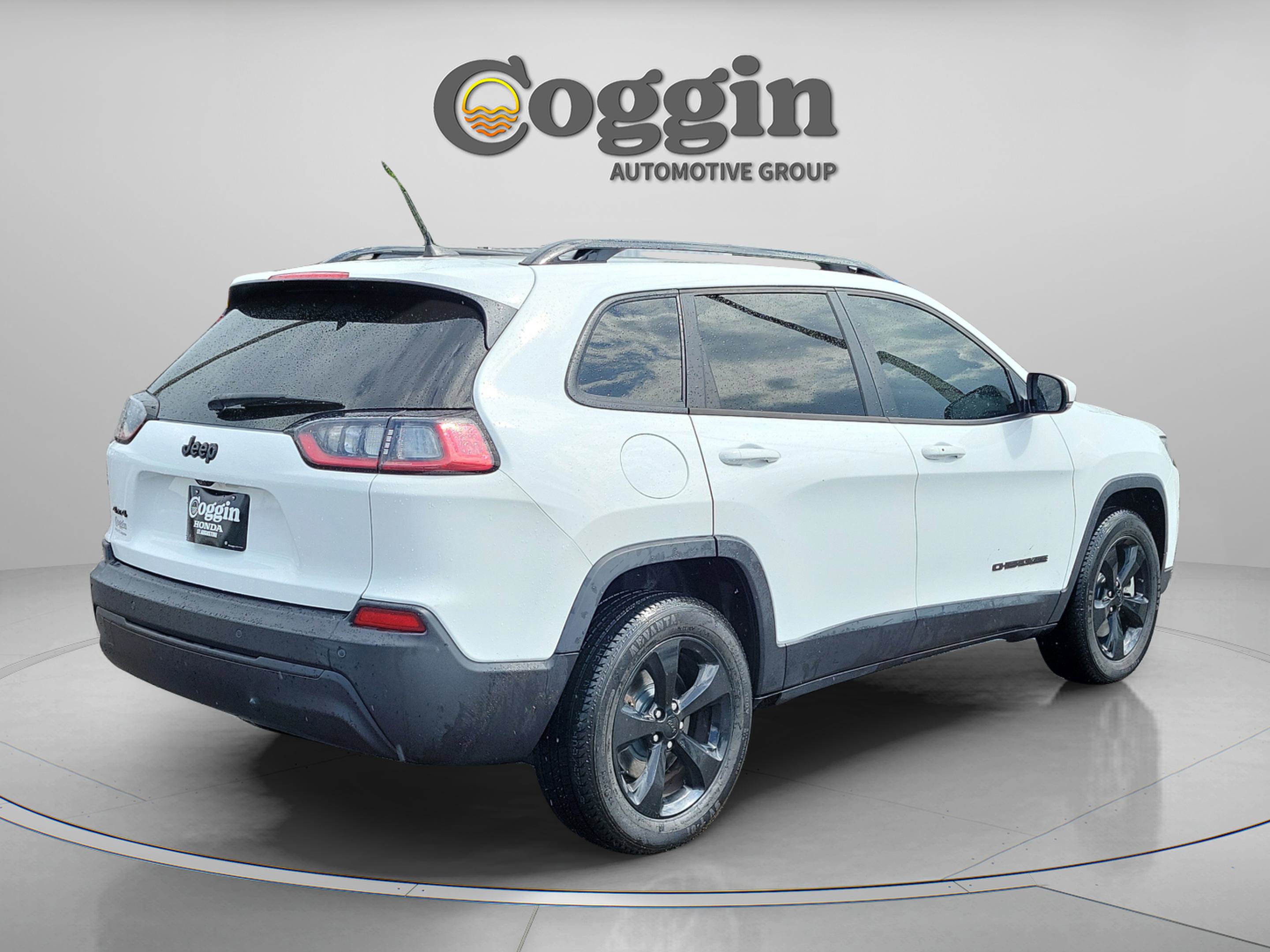 Used 2021 Jeep Cherokee Latitude Plus AWD/4WD image 5