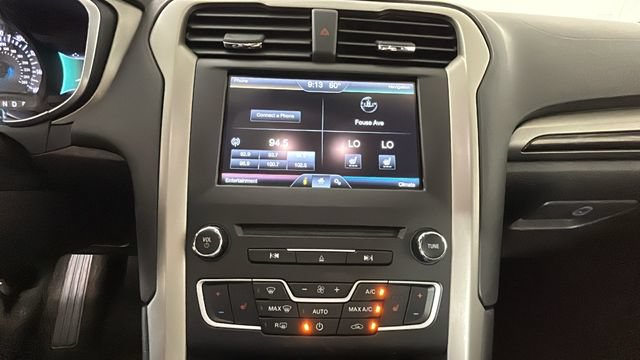 Used 2016 Ford Fusion SE w/ Equipment Group 202A AWD/4WD image 22