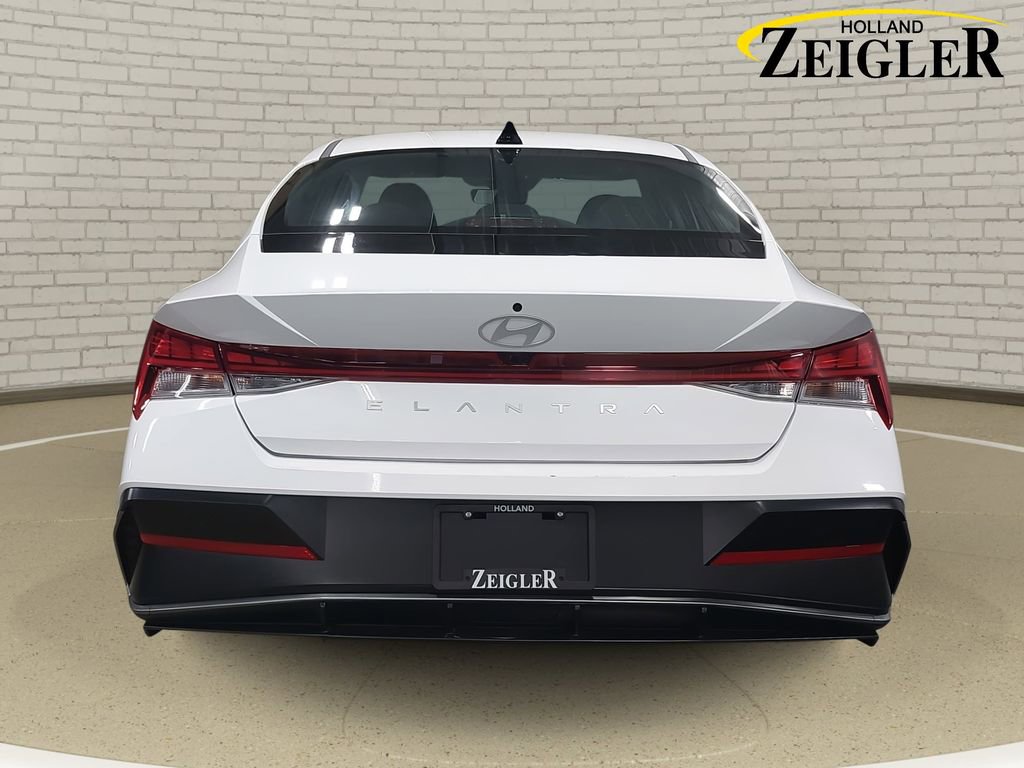 Certified 2025 Hyundai Elantra SEL image 6