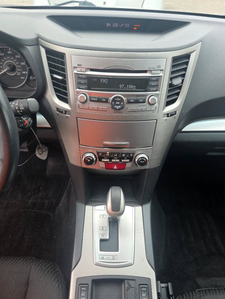 Used 2011 Subaru Outback 2.5i Premium AWD/4WD image 10