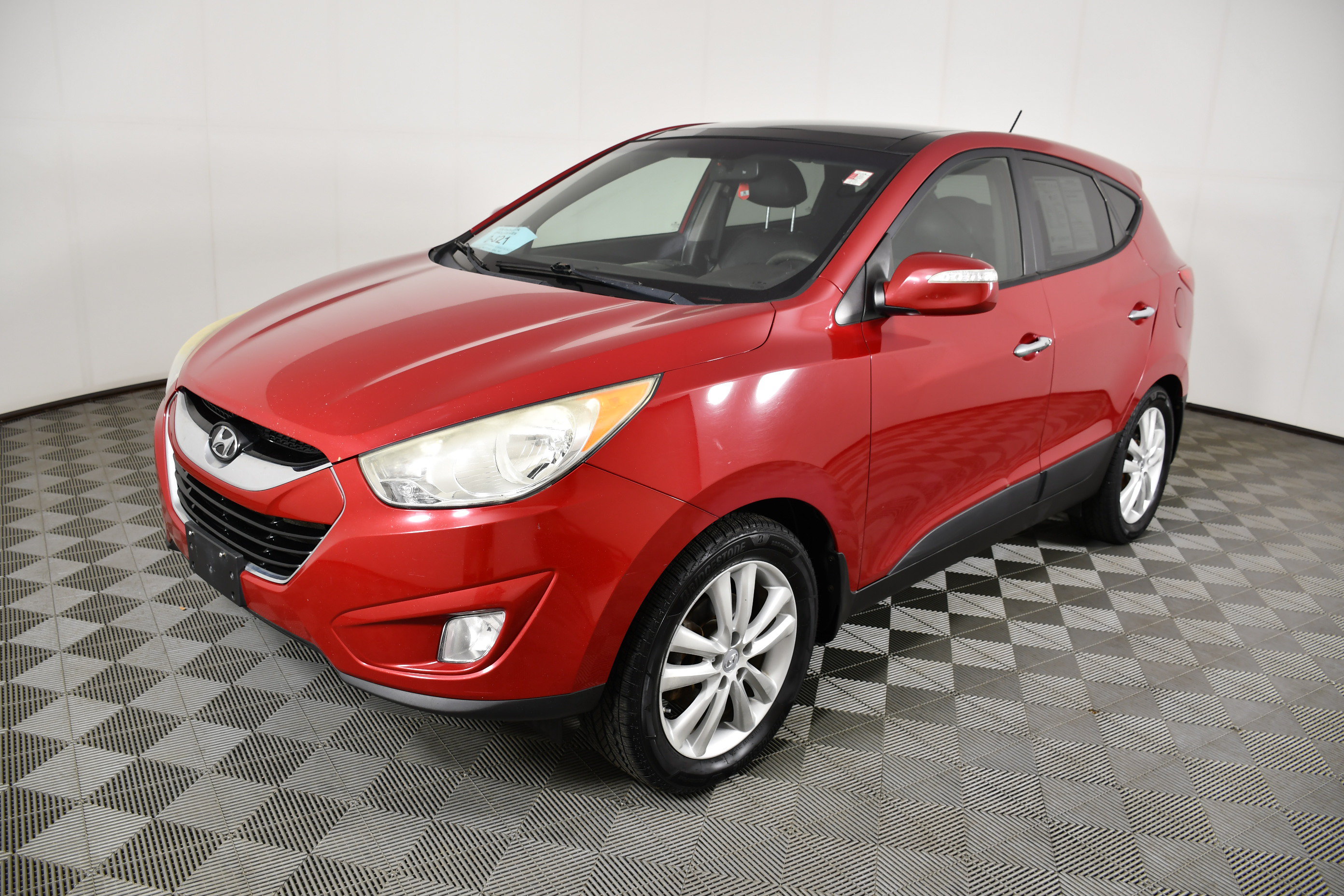 Used 2013 Hyundai Tucson Limited w/ Premium Pkg AWD/4WD image 10