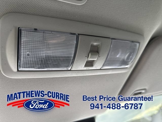 Used 2023 Nissan Titan SV AWD/4WD image 24