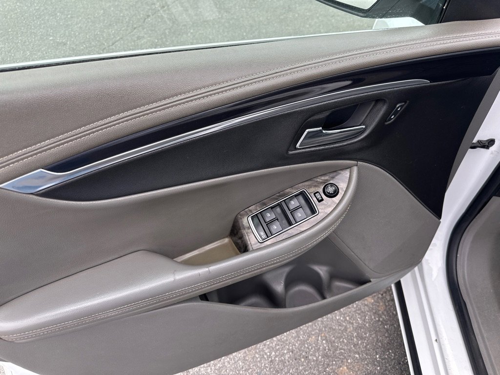 Used 2015 Chevrolet Impala LT image 10
