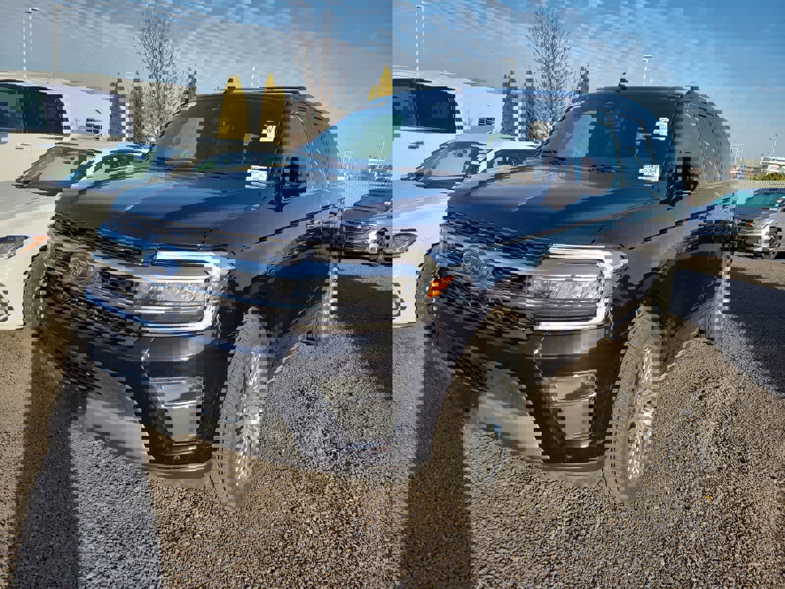 Used 2024 Ford Expedition Limited image 1