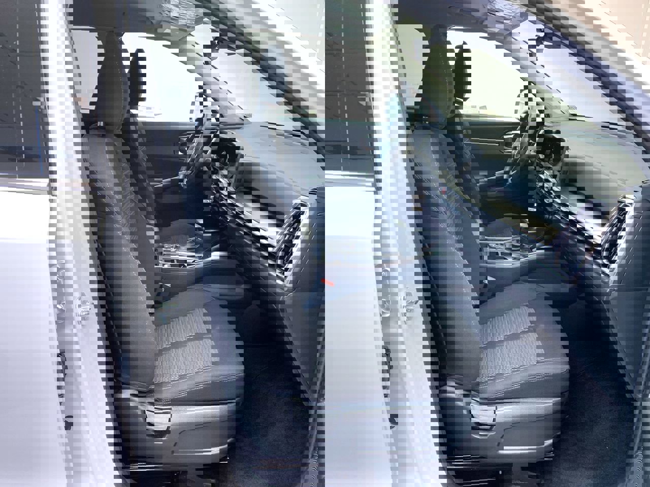 Certified 2025 Kia Sorento LX image 28