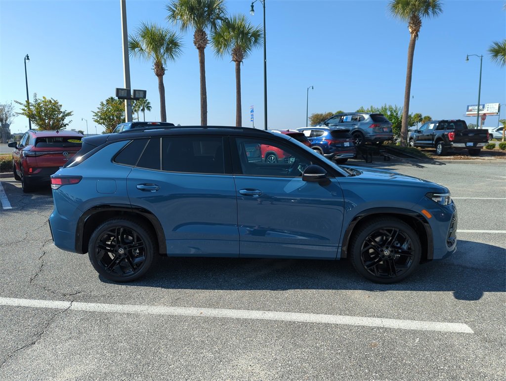 New 2026 Volkswagen Tiguan SE R-Line image 3
