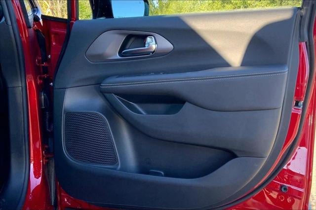 New 2026 Chrysler Pacifica Select w/ S Appearance Package FWD image 52