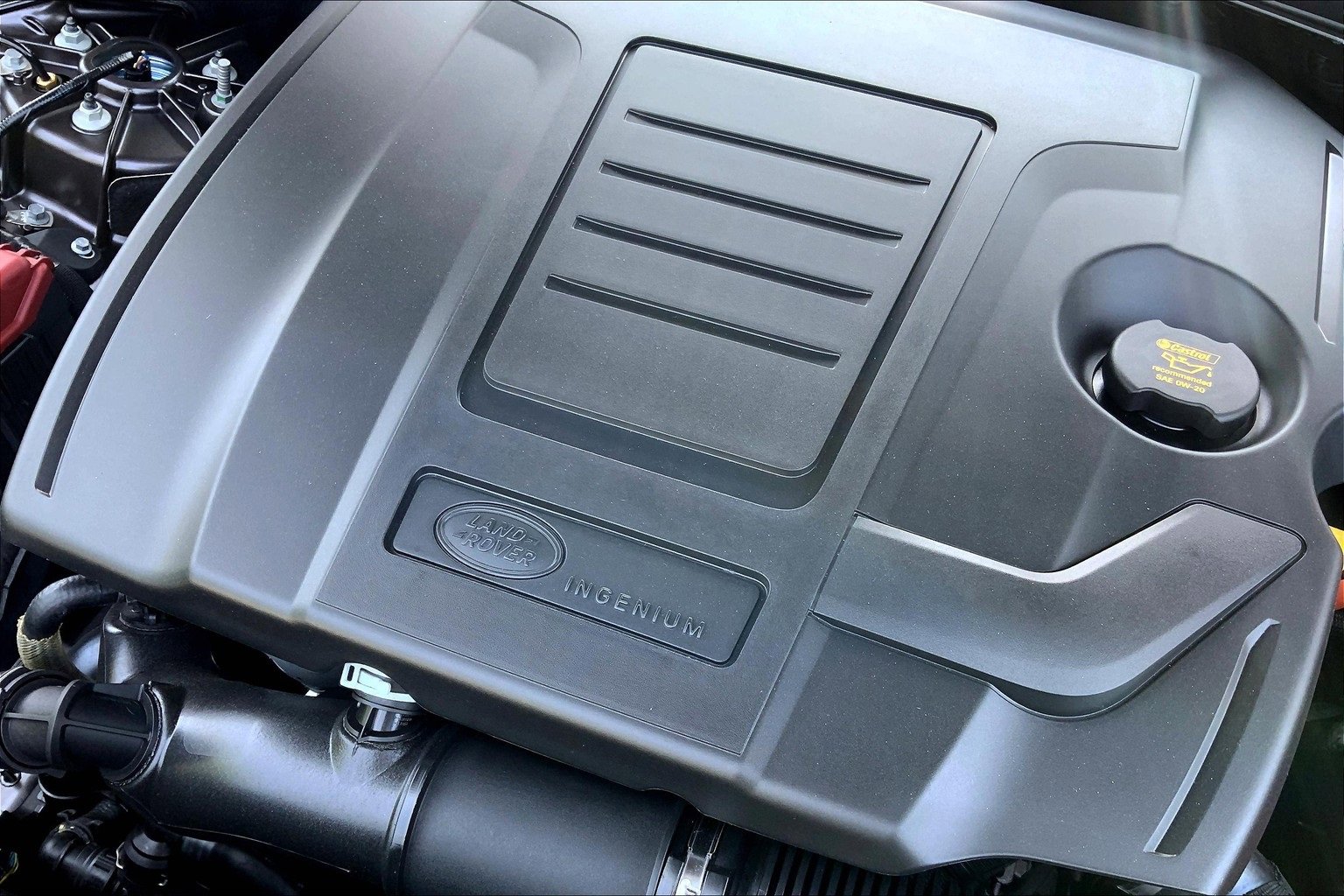 New 2026 Land Rover Range Rover Velar Dynamic SE image 17