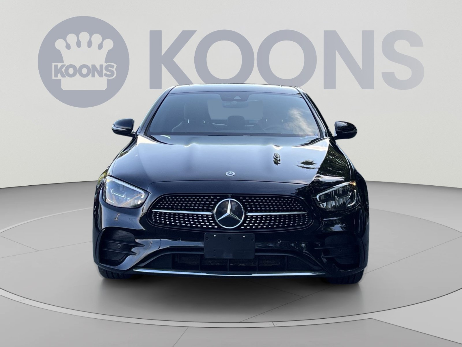Used 2022 Mercedes-Benz E 350 4MATIC Sedan image 4