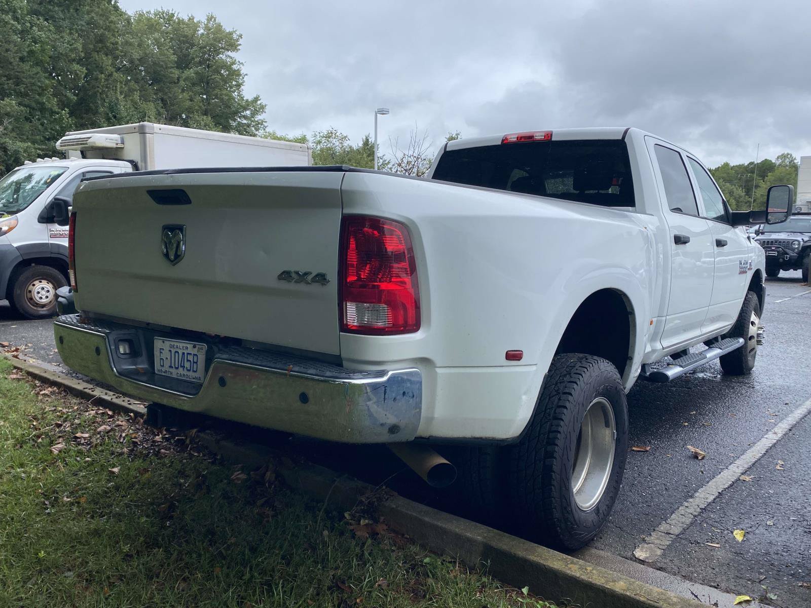 Used 2016 RAM 3500 Tradesman w/ Chrome Appearance Group AWD/4WD image 8