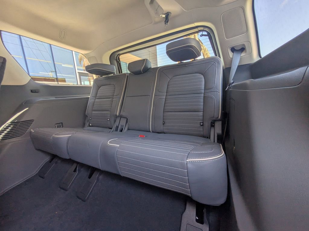 Certified 2022 Lincoln Navigator Black Label AWD/4WD image 16