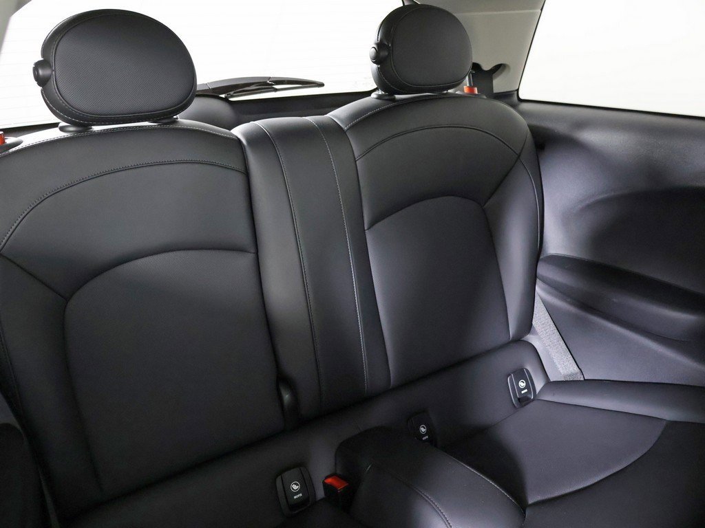 Used 2019 MINI Cooper Hardtop image 23