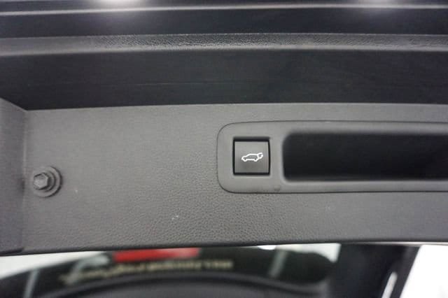 Used 2022 Toyota Highlander XLE FWD image 16