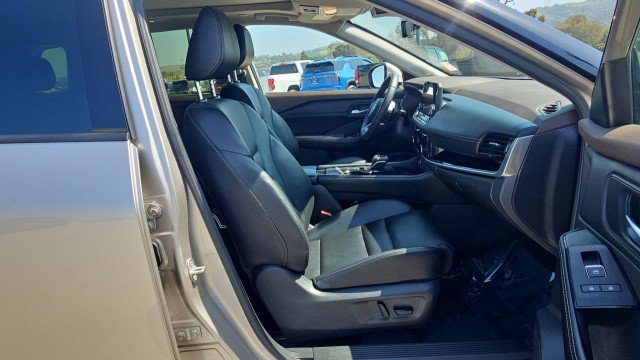 Used 2023 Nissan Rogue SL w/ SL Premium Package FWD image 29