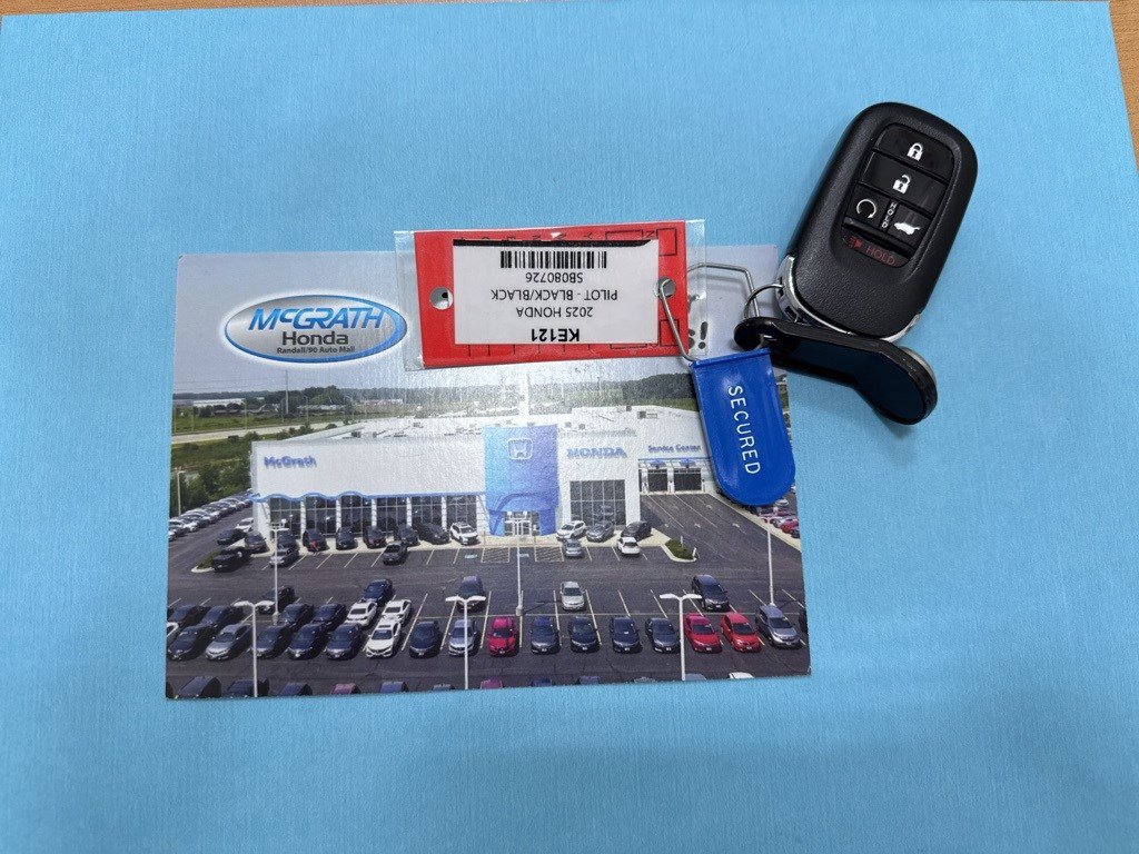 Certified 2025 Honda Pilot Touring image 3